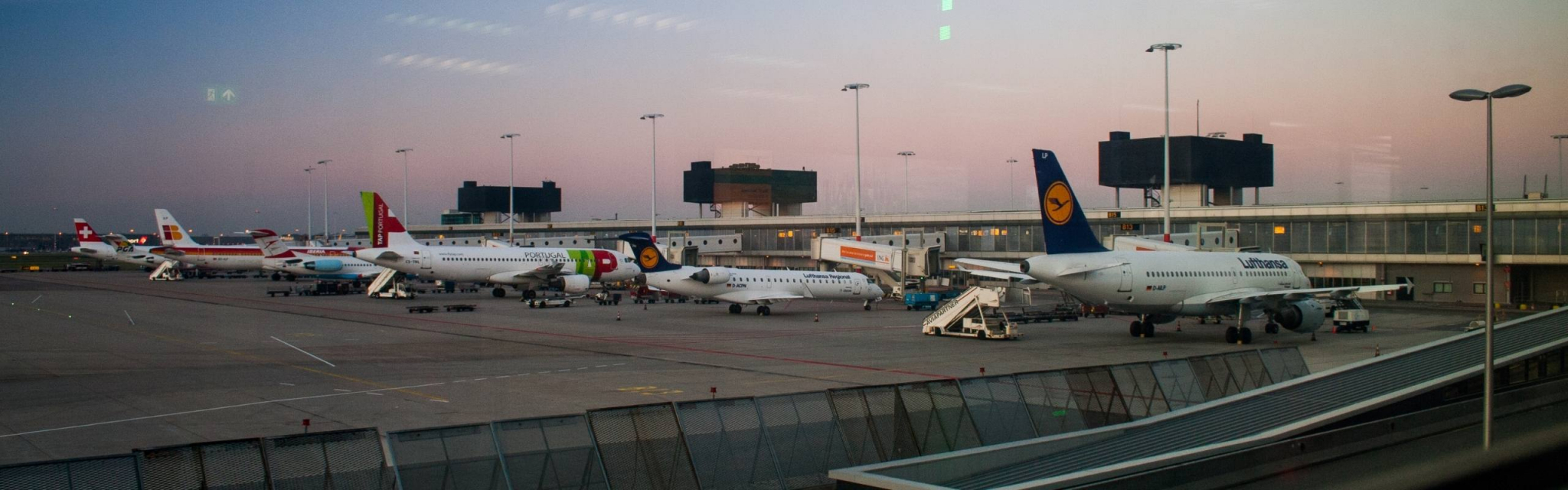 Why is it so hard to decarbonize aviation? - ClimateTrade